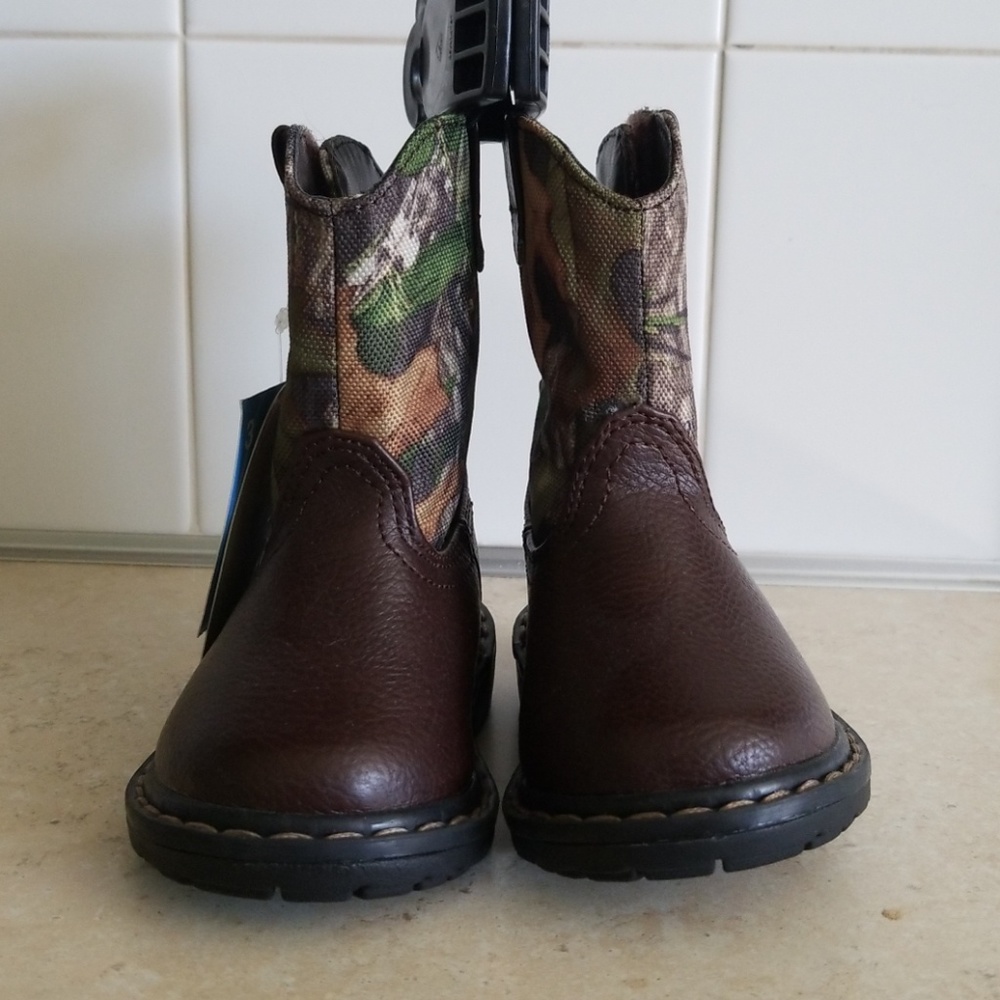 Infant boots size 3
